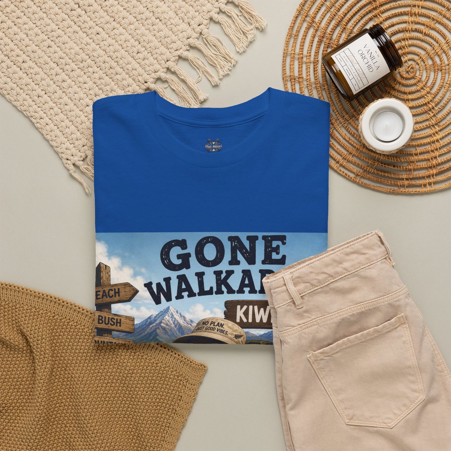 Blue crewneck graphic T-shirt with kiwi adventure poster print
