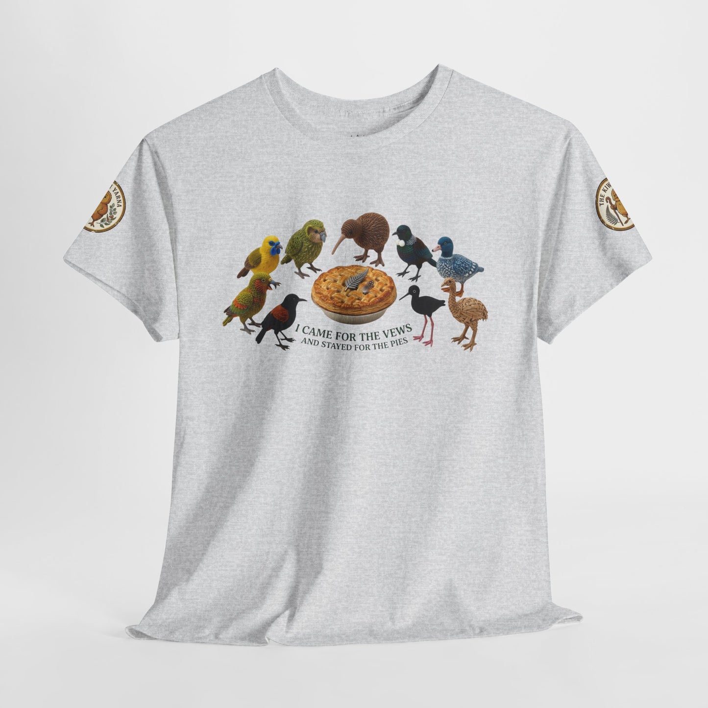 Light gray short-sleeve T-shirt with colorful birds and pizza graphic