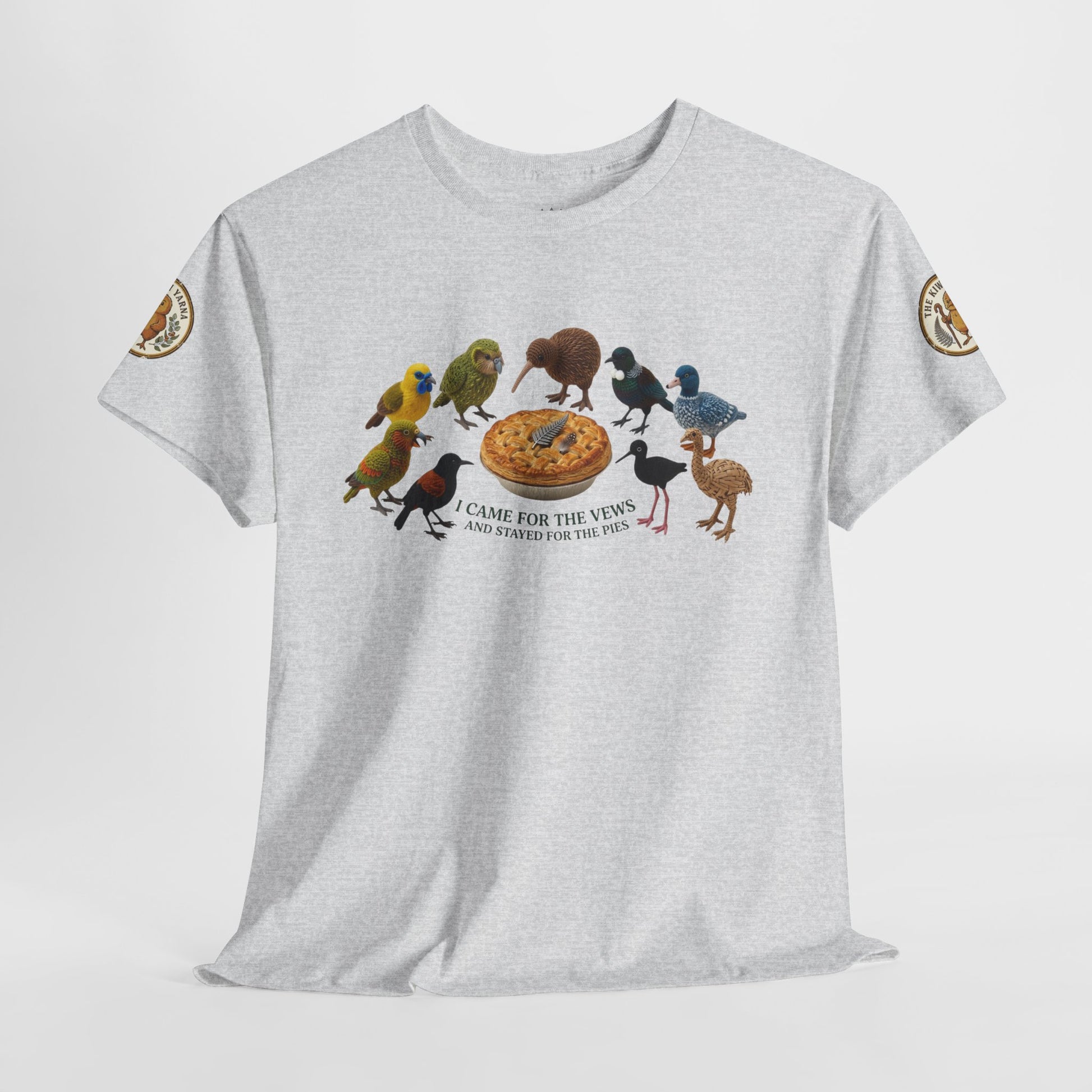 Light gray short-sleeve T-shirt with colorful birds and pizza graphic